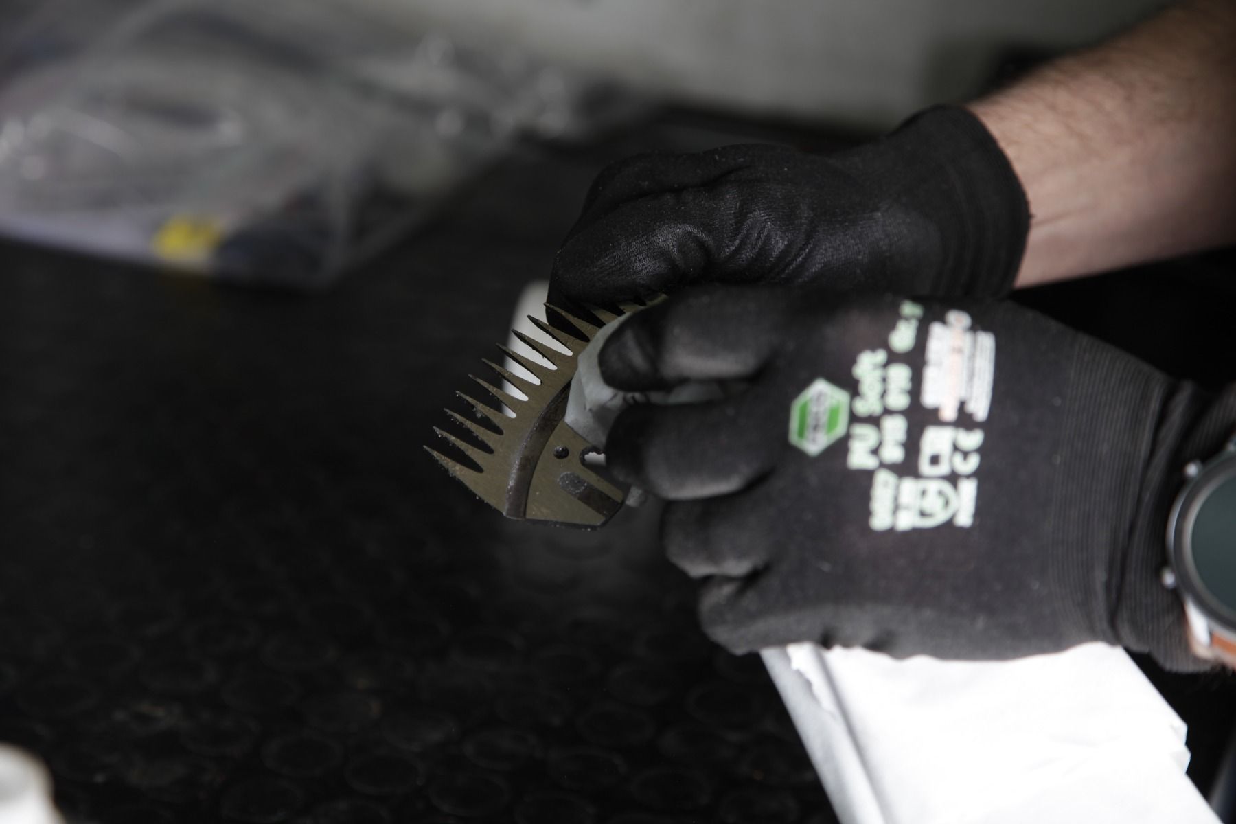 Affûtage de 7 jeux de peignes