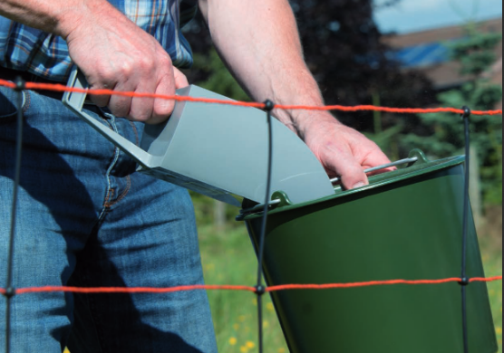 Seau plastique vert 17l