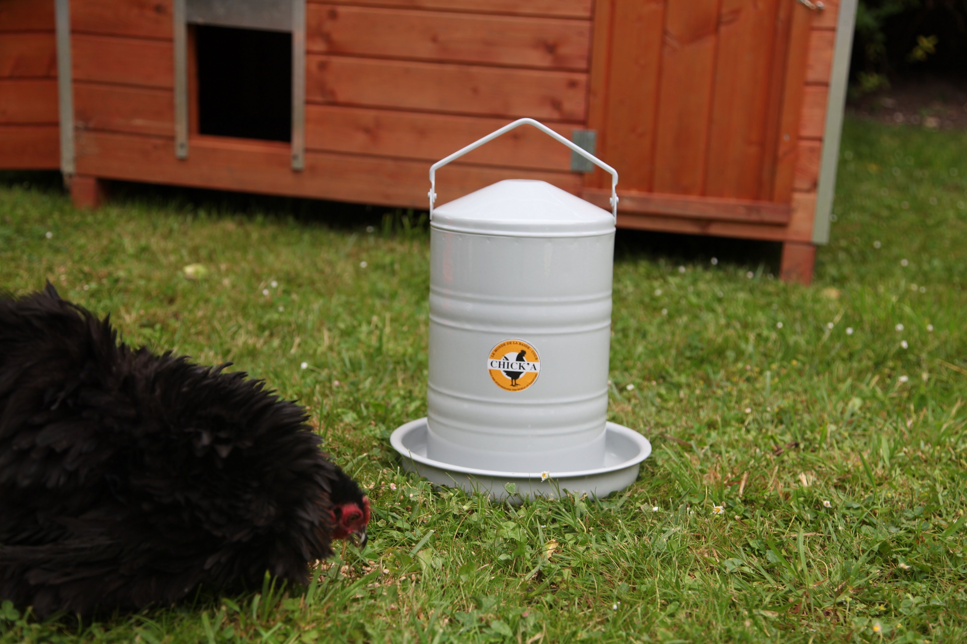 Abreuvoir en métal gris 5L basse-cour