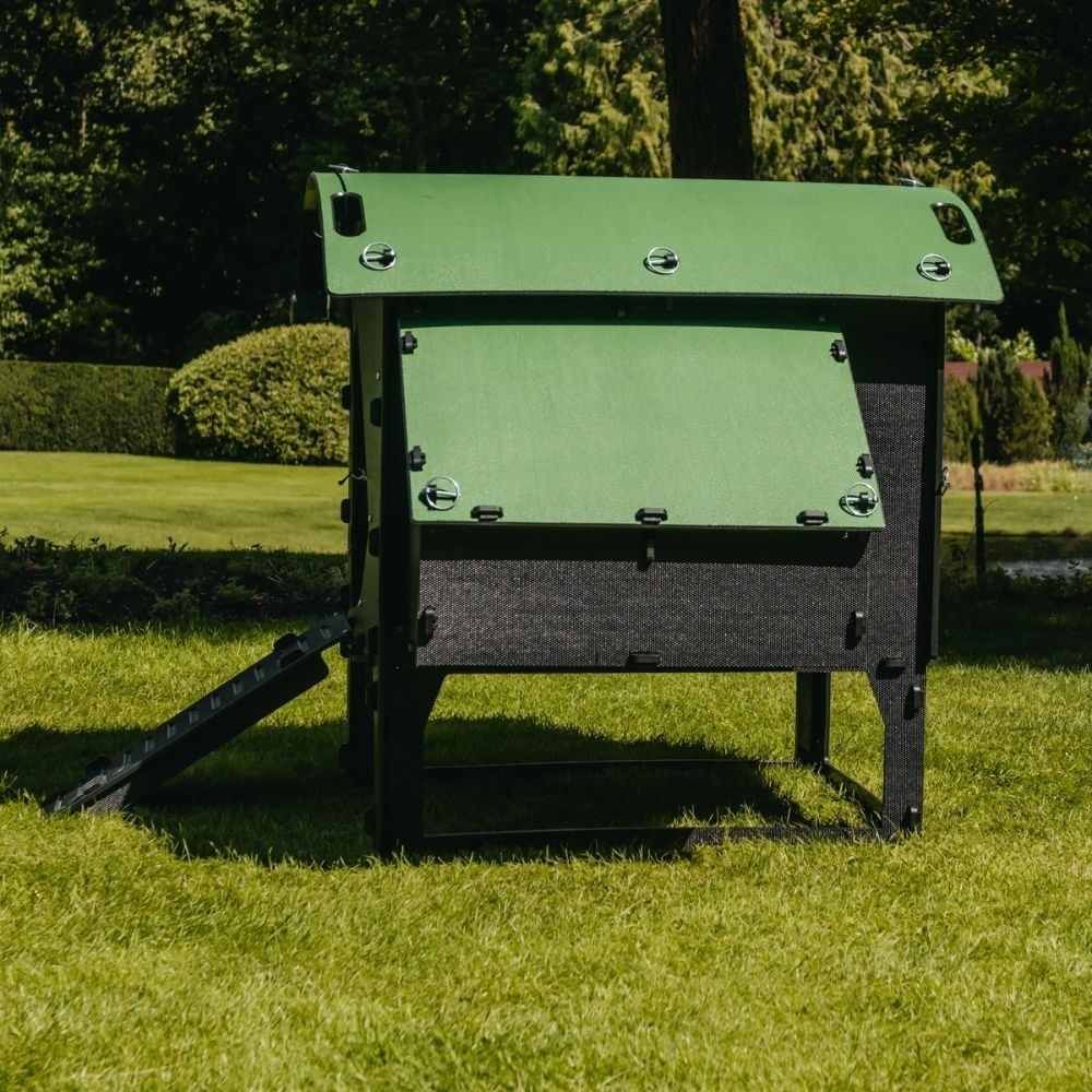 Poulailler recyclé avec pieds pour 5 à 9 poules modèle moyen NESTERA