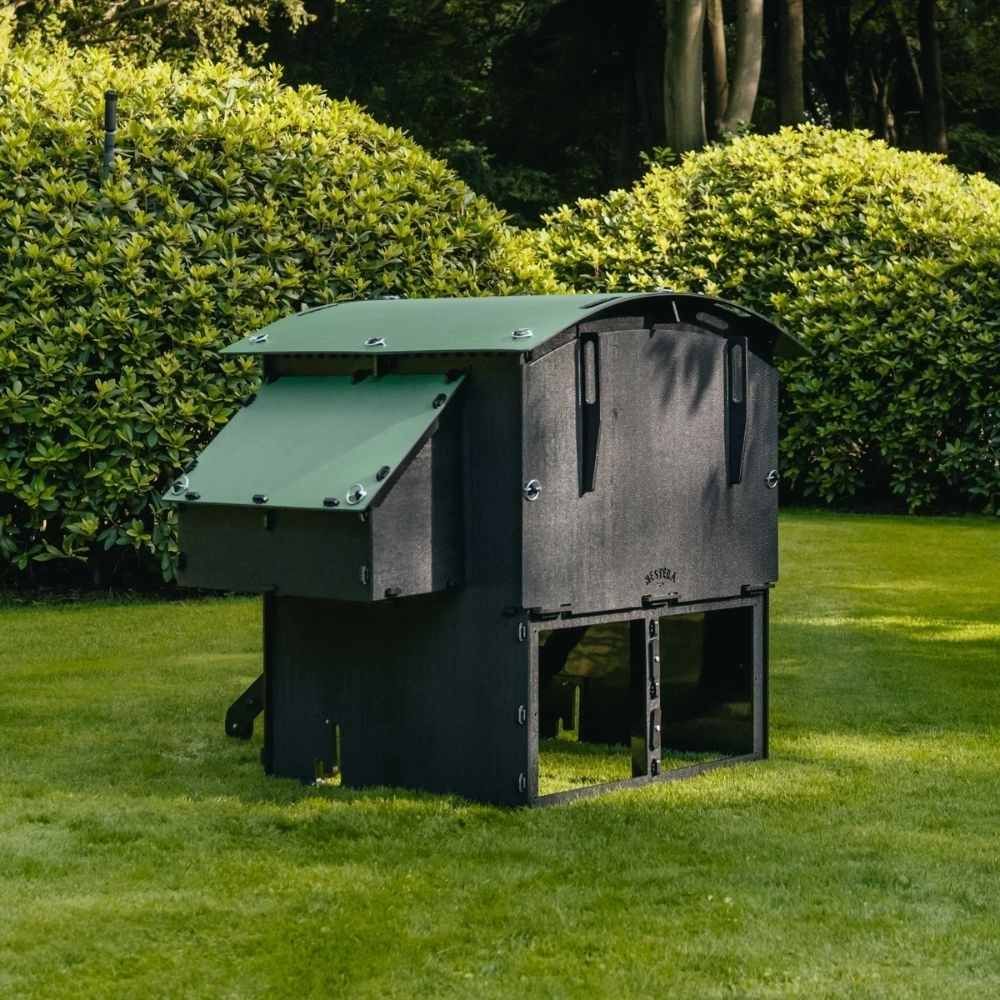 Poulailler recyclé surélevé pour 8 à 15 poules grand modèle NESTERA