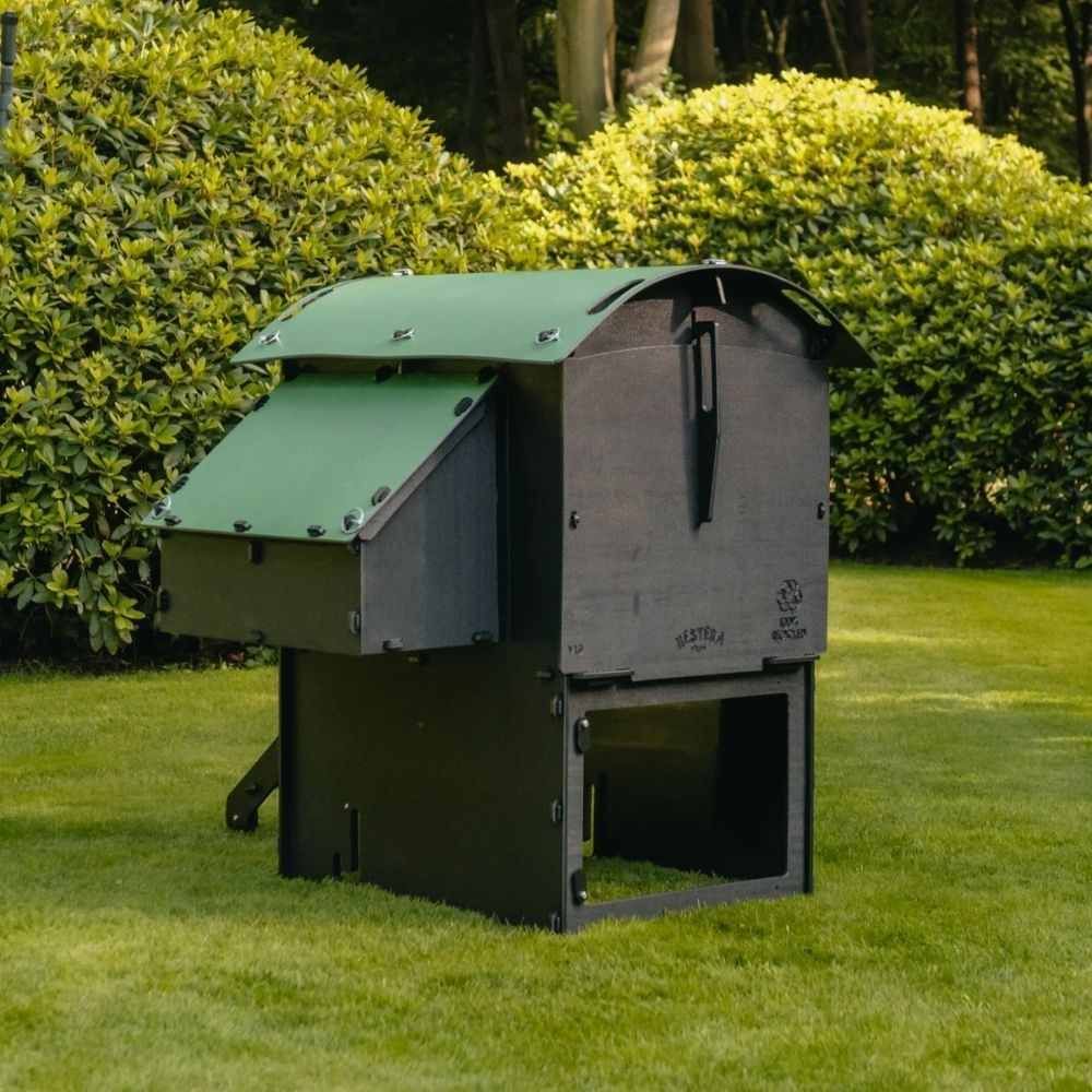 Poulailler recyclé surélevé pour 5 à 9 poules modèle moyen NESTERA